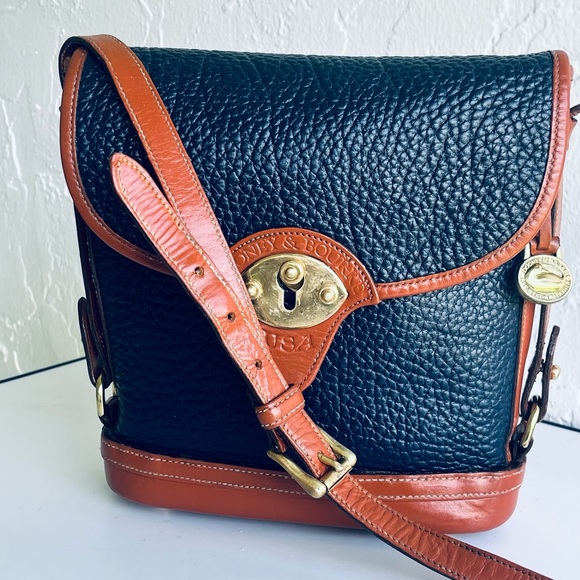 VINTAGE DOONEY & BOURKE CAVALRY SPECTATOR NAVY TAN ALW CROSSBODY - Picture 3 of 13